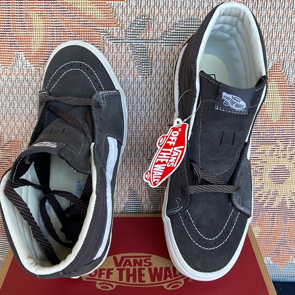 Vans Sk8-Hi
Textured Asphalt
VN0005U9107
WMNS sneakers - Picture 13 of 16